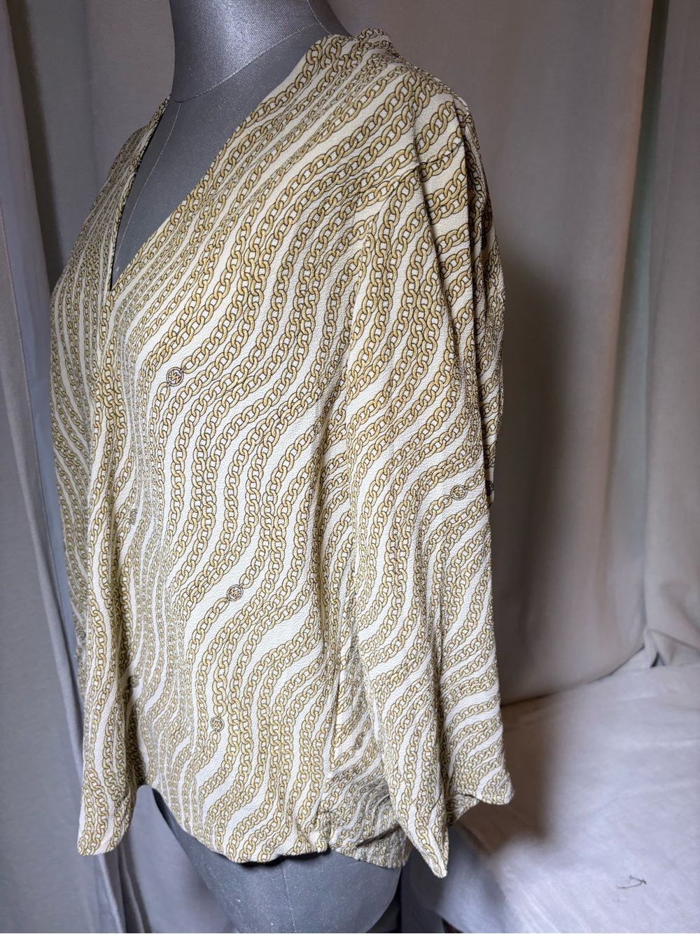 MICHAEL Michael Kors Gold Chain Print Faux Wrap Top L Quiet Luxury 3/4 Sleeve - Picture 9 of 12